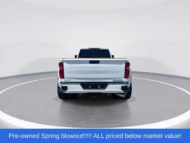 Used 2025 Summit White Chevrolet High Country image 7