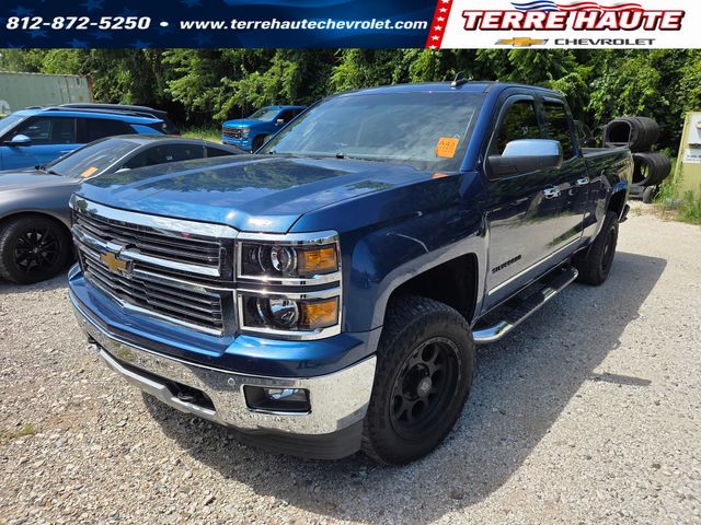 Deep Ocean Blue Metallic 2015 Chevrolet Silverado 1500 Pickup Truck Four-Wheel Drive 6-Speed Automatic Overdrive