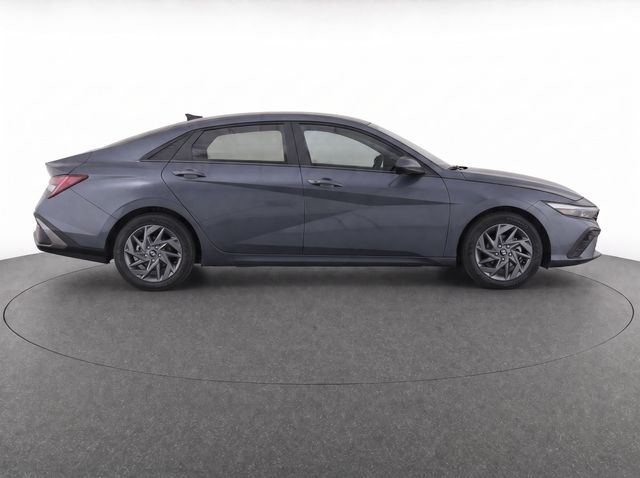 Used 2024 Gray Hyundai SEL image 4