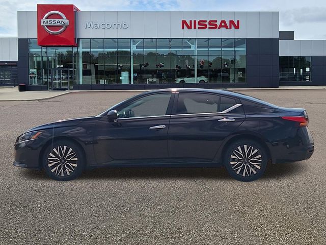 Used 2024 Nissan Altima Sedan
