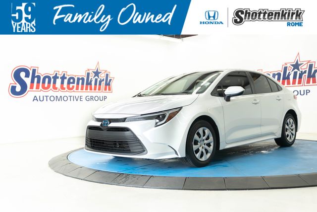 2023 Toyota Corolla LE Hybrid CVT's photo