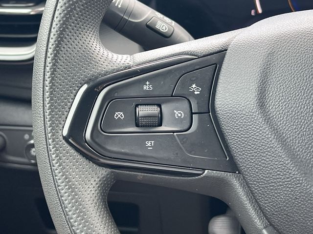 Used 2025 White Chevrolet LT image 28