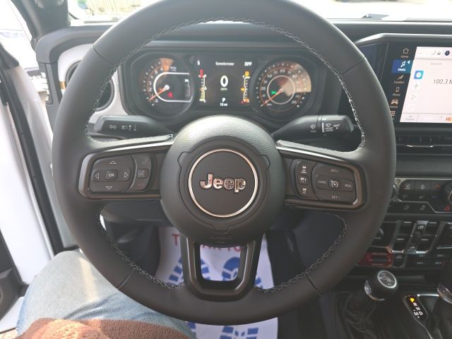 2026 Jeep Gladiator Willys - Bright White Clearcoat exterior view 17