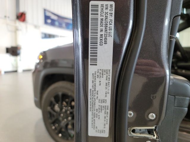 2022 Granite Crystal Metallic Clearcoat Jeep Compass Altitude 4X4 SUV