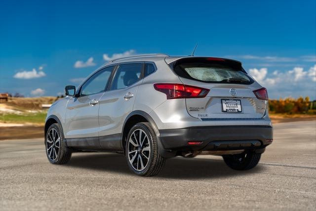 2017 Nissan Rogue Sport SL 5