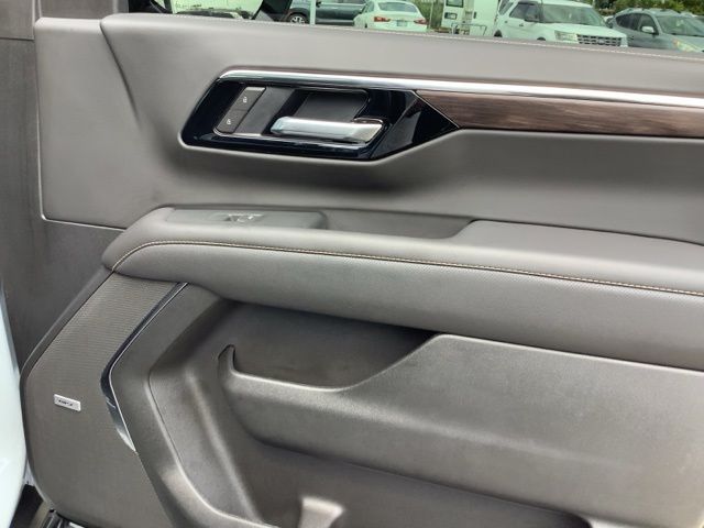 Used 2026 Polar White Chevrolet Premier image 31