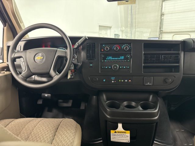 New 2026 Summit White Chevrolet Work Van image 22