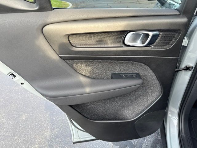 Used 2024 Volvo XC40 SUV