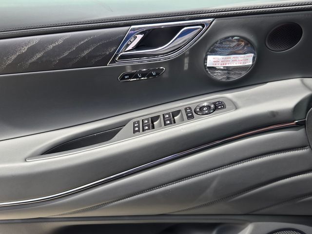 2027 Genesis GV80