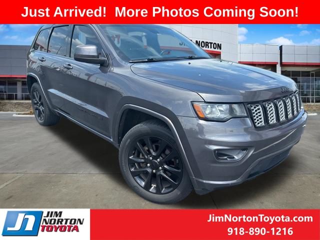 2017 Jeep Grand Cherokee Altitude 4WD's photo