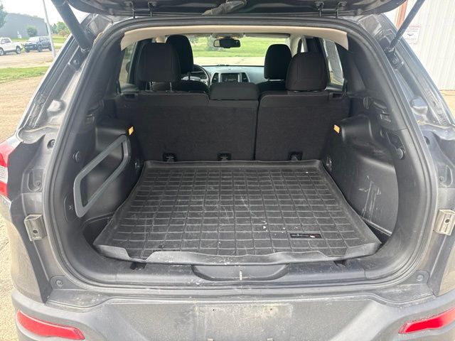 2015 Granite Crystal Metallic Clearcoat Jeep Cherokee Latitude 4X4 SUV