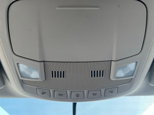 Used 2018 Shadow Black Ford SE image 12