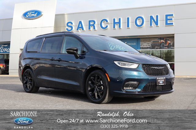 used 2025 Chrysler Pacifica car, priced at $34,500
