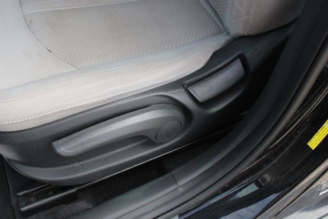 Used 2017 Black Hyundai Base image 4