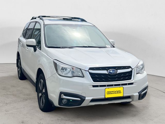 Used 2017 Crystal White Pearl Subaru 2.5i Premium image 3