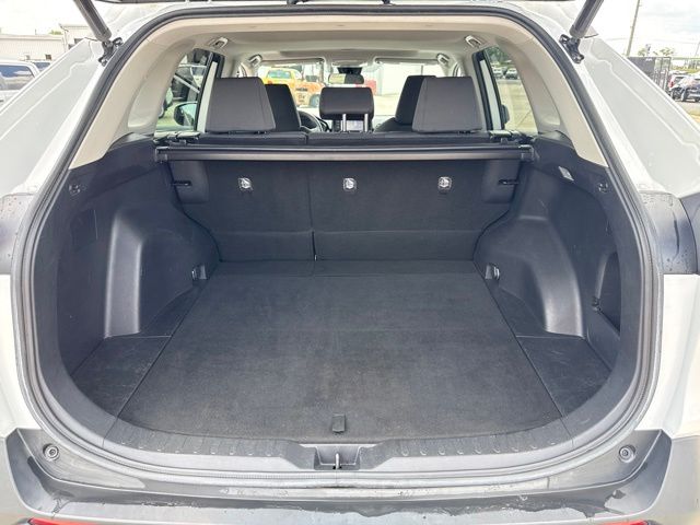 2021 Toyota RAV4 XLE:B02452