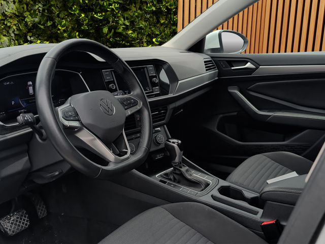 2024 Volkswagen Jetta Thumbnail