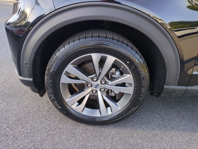 Used 2020 Black Ford Platinum image 10