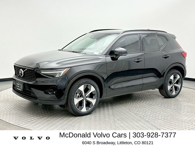 Onyx Black Metallic 2023 Volvo XC40 B5 Plus Dark Theme AWD SUV / Crossover All-Wheel Drive Automatic