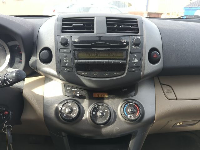 2010 White Toyota RAV4 Base FWD SUV