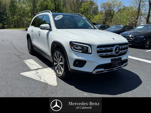 Polar White 2023 Mercedes-Benz GLB 250 4MATIC SUV / Crossover All-Wheel Drive 8-Speed Dual Clutch