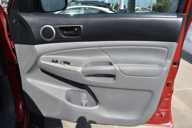 2011 Toyota Tacoma Base - Photo 18