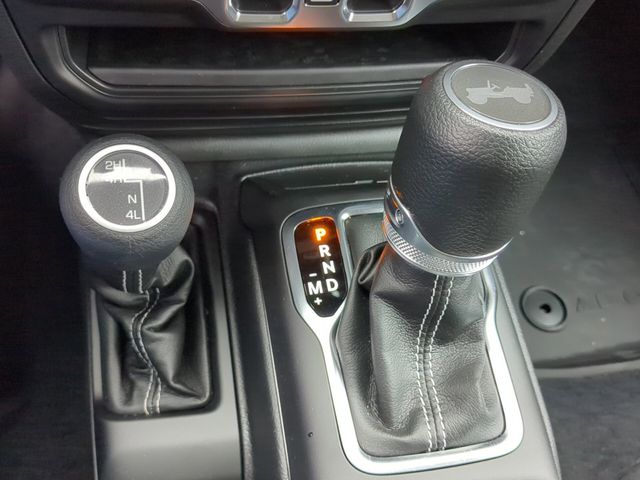 Used 2023 White Jeep Sahara image 4