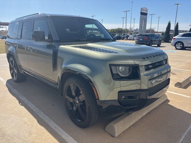 2024 Land Rover Defender 130 P400 X-Dynamic SE AWD