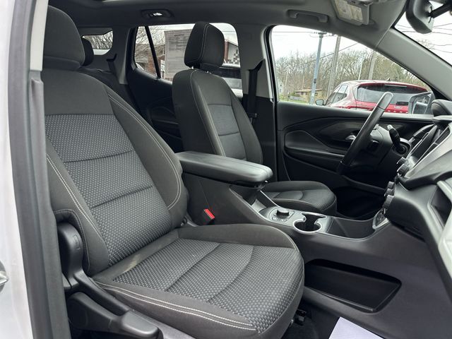 Used 2022 White GMC SLE image 28