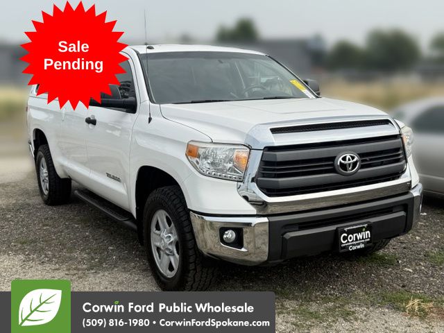 Super White 2015 Toyota Tundra Pickup Truck Four-Wheel Drive 6-Speed Automatic Overdrive