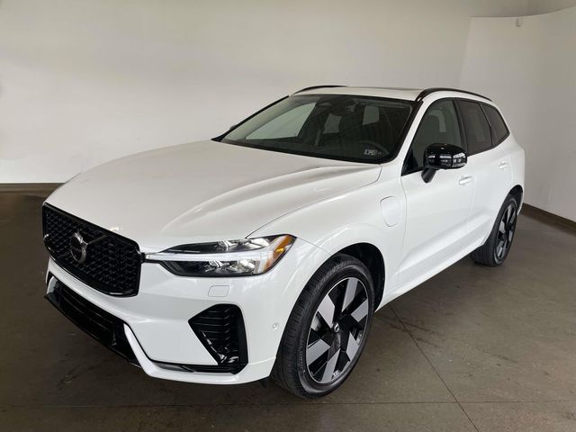 2024 Volvo XC60 Recharge T8 Plus Dark Theme eAWD