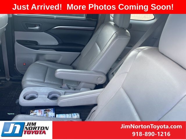 2014 Toyota Highlander Limited 11