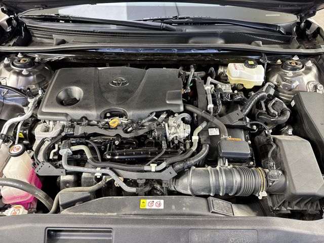 2021 Toyota Camry Hybrid SE photo