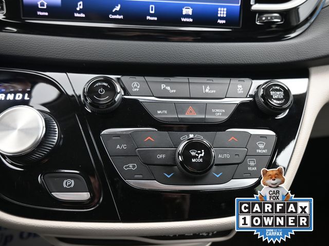 2023 Chrysler Pacifica Touring L photo
