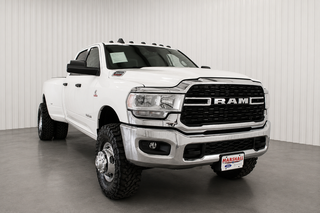 Bright White Clearcoat 2022 RAM 3500 Pickup Truck Four-Wheel Drive 6-Speed Automatic