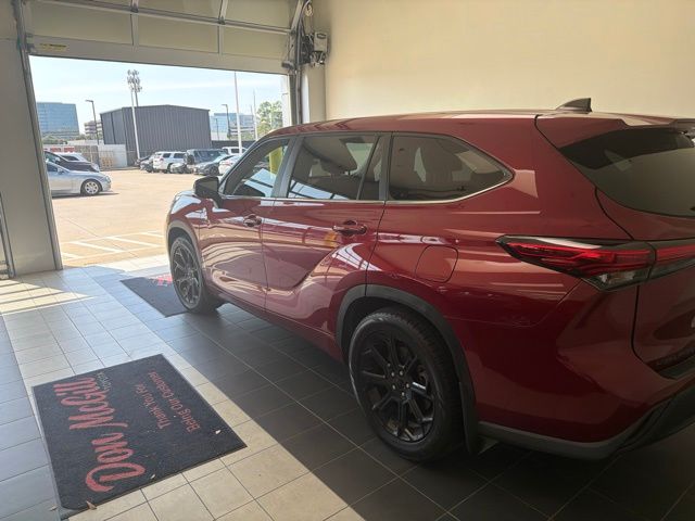 2023 Toyota Highlander LE Red at Bravo Nissan