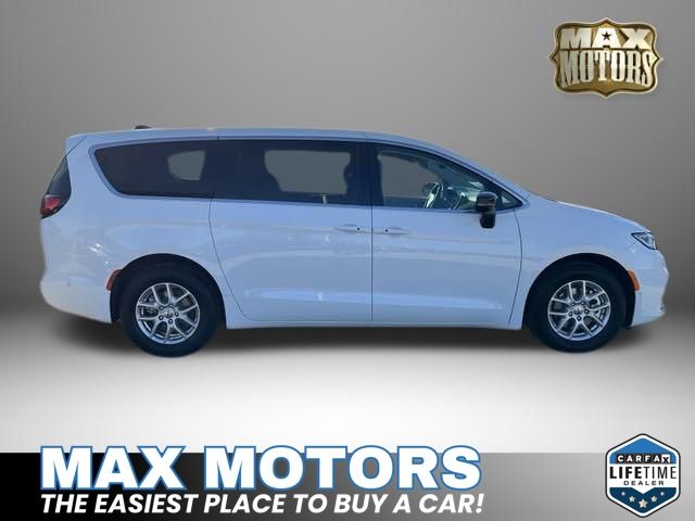 2024 Chrysler Pacifica Touring L 12