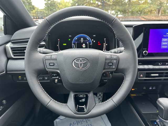 2025 Toyota Camry SE 8