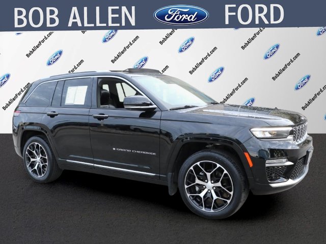 Used 2022 Jeep Grand Cherokee Summit Reserve with VIN 1C4RJHEG1N8620437 for sale in Kansas City