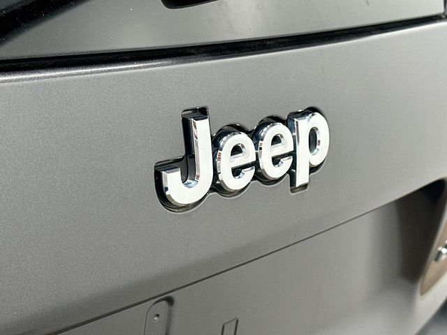 2022 Jeep Cherokee Limited Gray at South Hills Kia