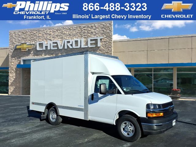 Summit White 2024 Chevrolet Express Chassis 3500 Cutaway 139 Van Rear-Wheel Drive 8-Speed Automatic