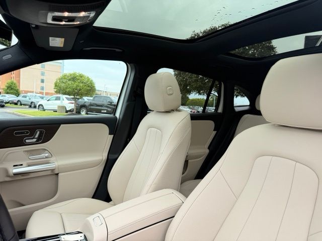 New 2026 White Mercedes-Benz GLA 250 image 14