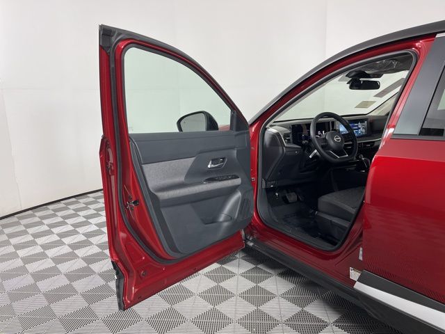 2025 Scarlet Ember Tintcoat/Super Black Nissan Kicks SV FWD SUV