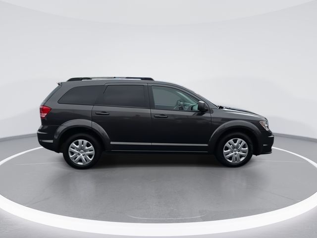 Used 2018 Gray Dodge SE image 9