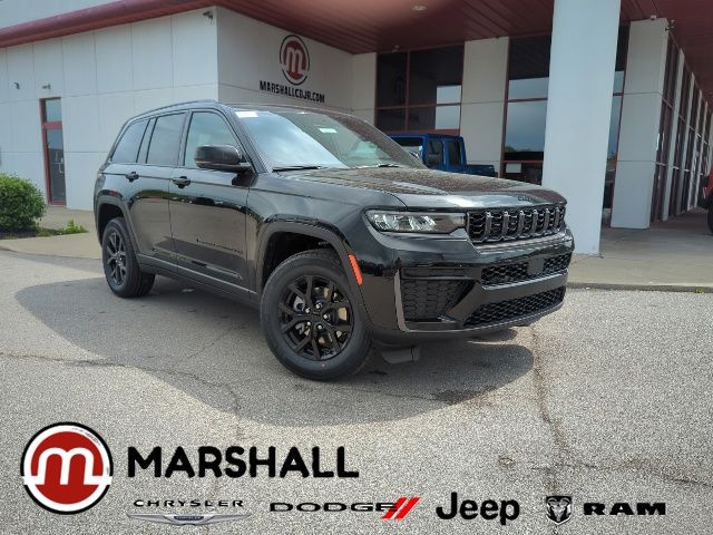 Diamond Black Crystal Pearlcoat 2026 Jeep Grand Cherokee SUV / Crossover Four-Wheel Drive 8-Speed Automatic
