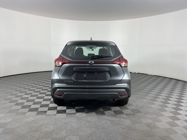2025 Gun Metallic Nissan Kicks Play S FWD SUV