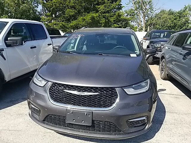 Used 2022 Chrysler Pacifica Van