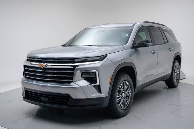 Sterling Gray Metallic 2026 Chevrolet Traverse SUV / Crossover Four-Wheel Drive 8-Speed Automatic