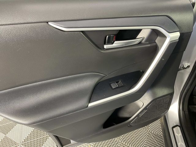2025 Toyota RAV4 XLE Silver Sky Metallic - Grieco Acura - Image 26