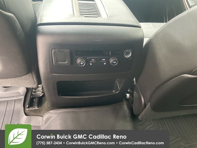 2016 GMC Yukon Denali 22